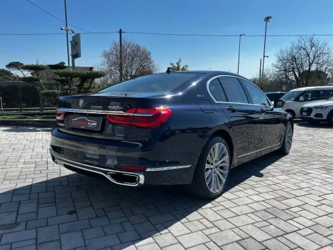 BMW 740e Eccelsa auto - Immagine 7