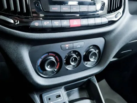 Fiat Doblo 1.6 mjt 16v Lounge s&s 105cv - Immagine 13