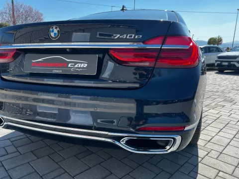 BMW 740e Eccelsa auto - Immagine 25