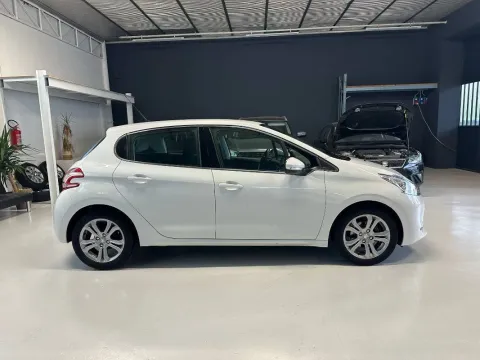 Peugeot 208 5p 1.2 vti 12v Allure - Immagine 4