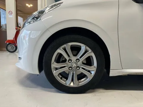 Peugeot 208 5p 1.2 vti 12v Allure - Immagine 20