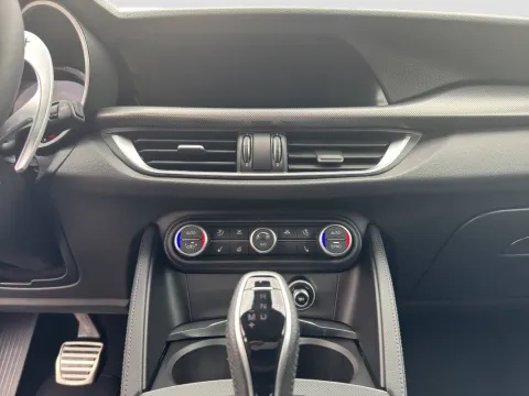 Alfa Romeo Stelvio 2.2 t Veloce Q4 210cv auto - Immagine 15