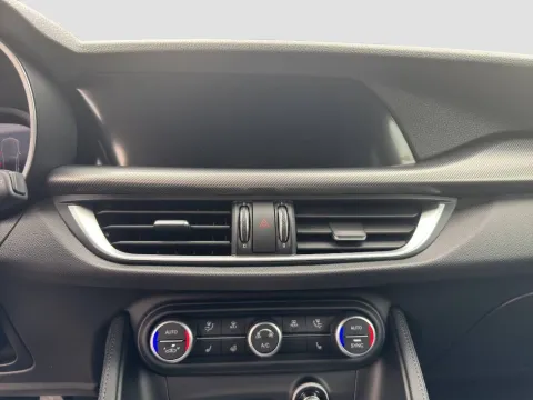 Alfa Romeo Stelvio 2.2 t Veloce Q4 210cv auto - Immagine 16