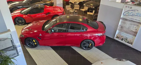 Alfa Romeo Giulia 2.9 V6 Quadrifoglio 510cv auto - Immagine 2