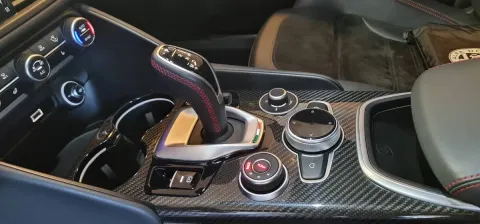 Alfa Romeo Giulia 2.9 V6 Quadrifoglio 510cv auto - Immagine 18