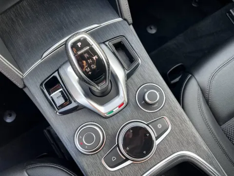 Alfa Romeo Stelvio 2.0 t Executive Q4 200cv auto - Immagine 12