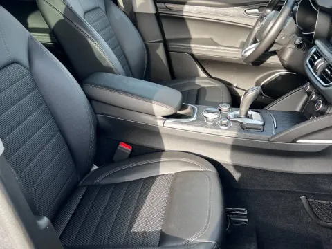 Alfa Romeo Stelvio 2.0 t Executive Q4 200cv auto - Immagine 17