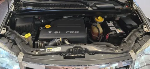 Lancia Voyager 2.8L Platinum 178cv auto - Immagine 18