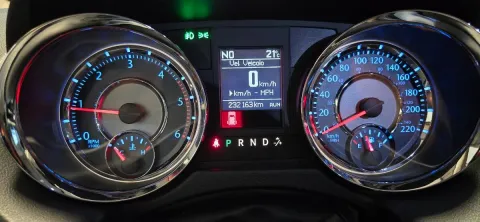 Lancia Voyager 2.8L Platinum 178cv auto - Immagine 33