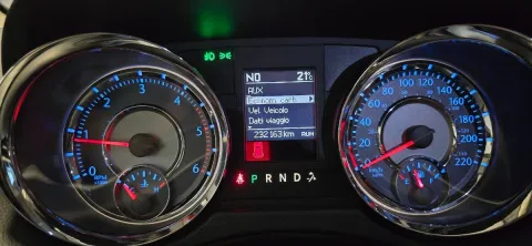 Lancia Voyager 2.8L Platinum 178cv auto - Immagine 34