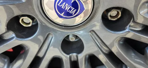 Lancia Voyager 2.8L Platinum 178cv auto - Immagine 53