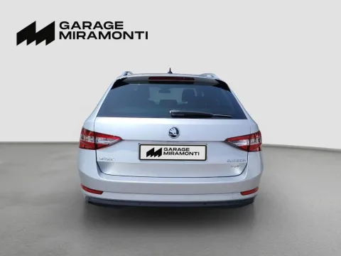 Skoda Superb Wagon 2.0 tdi Executive 4x4 190cv dsg 7m - Immagine 5
