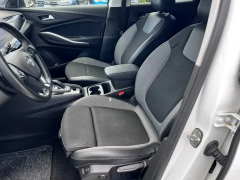 Opel Grandland 1.5 ecotec GS Line s&s 130cv at8 - Immagine 14