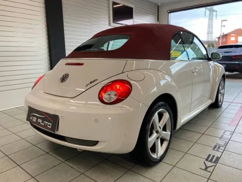 Volkswagen New Beetle Cabrio 1.6 limited Red Edition - Immagine 4