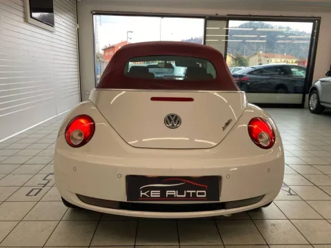 Volkswagen New Beetle Cabrio 1.6 limited Red Edition - Immagine 5