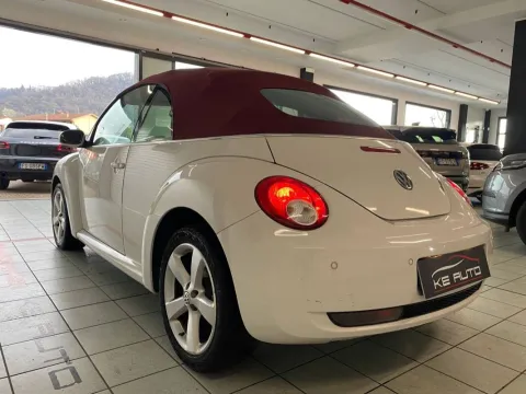 Volkswagen New Beetle Cabrio 1.6 limited Red Edition - Immagine 6