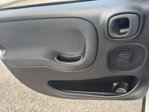 Fiat Panda 1.0 firefly hybrid s&s 70cv - Immagine 12