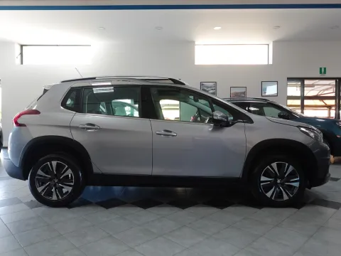 Peugeot 2008 1.5 bluehdi Allure s&s 100cv 5marce - Immagine 7