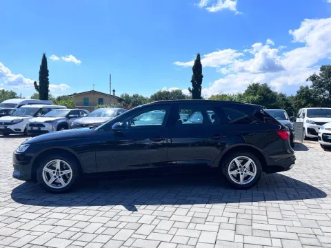 Audi A4 Avant 30 2.0 tdi mhev Business 136cv s-tronic - Immagine 4