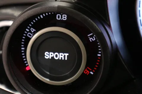 Abarth 595 1.4 t-jet Monster Energy Yamaha 165cv - Immagine 13