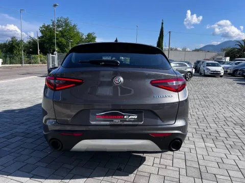Alfa Romeo Stelvio 2.2 t Business rwd 160cv auto - Immagine 6