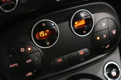 Abarth 595 1.4 t-jet Monster Energy Yamaha 165cv - Immagine 16