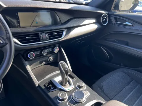 Alfa Romeo Stelvio 2.2 t Business rwd 160cv auto - Immagine 11