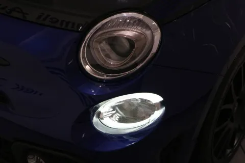 Abarth 595 1.4 t-jet Monster Energy Yamaha 165cv - Immagine 24