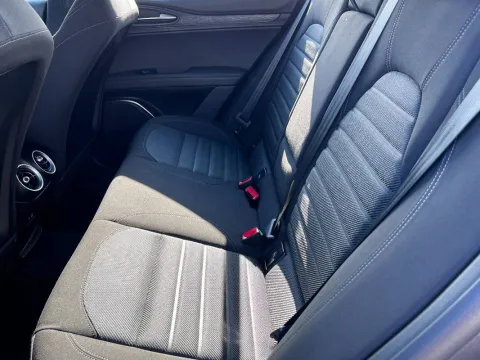 Alfa Romeo Stelvio 2.2 t Business rwd 160cv auto - Immagine 17