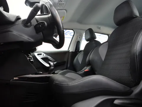 Peugeot 2008 1.5 bluehdi Allure s&s 100cv 5marce - Immagine 23