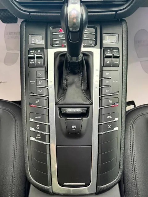 Porsche Macan 2.0 245cv pdk - Immagine 15