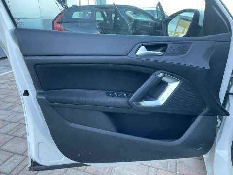 Peugeot 308 SW 1.6 bluehdi Active s&s 120cv - Immagine 14