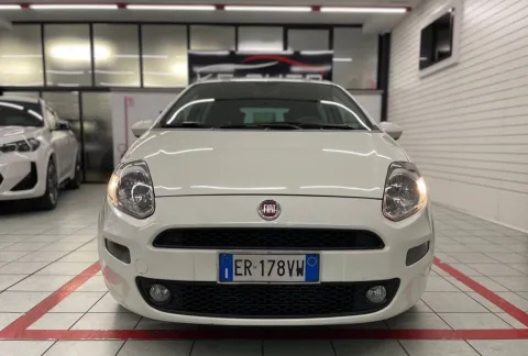 Fiat Punto 5p 1.3 mjt II 16v Easy s&s 95cv - Immagine 2