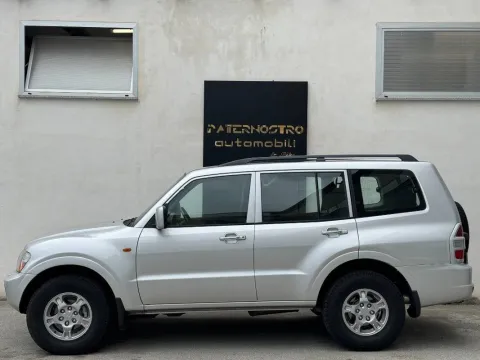 Mitsubishi Pajero 5p 3.2 tdi 16v di-d GLX - Immagine 2
