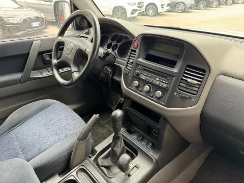 Mitsubishi Pajero 5p 3.2 tdi 16v di-d GLX - Immagine 13