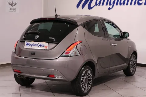 Lancia Ypsilon 1.0 firefly hybrid Gold s&s 70cv 5p.ti - Immagine 6