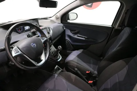 Lancia Ypsilon 1.0 firefly hybrid Gold s&s 70cv 5p.ti - Immagine 8
