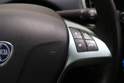 Lancia Ypsilon 1.0 firefly hybrid Gold s&s 70cv 5p.ti - Immagine 19