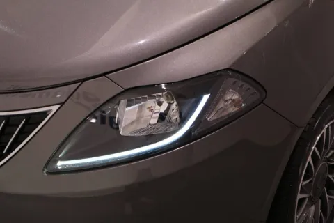 Lancia Ypsilon 1.0 firefly hybrid Gold s&s 70cv 5p.ti - Immagine 28