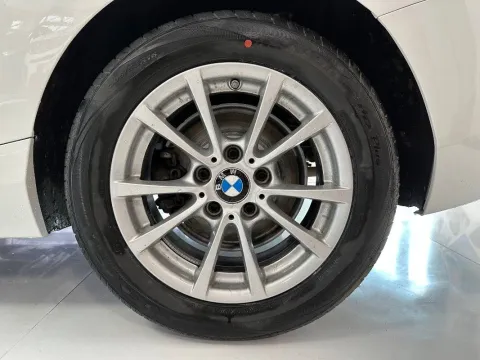 BMW 114d 3p - Immagine 9