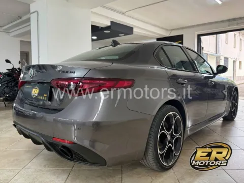 Alfa Romeo Giulia 2.2 t Veloce Q4 210 cv auto - Immagine 4