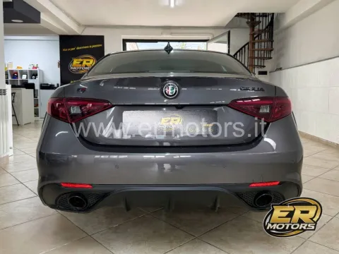 Alfa Romeo Giulia 2.2 t Veloce Q4 210 cv auto - Immagine 5