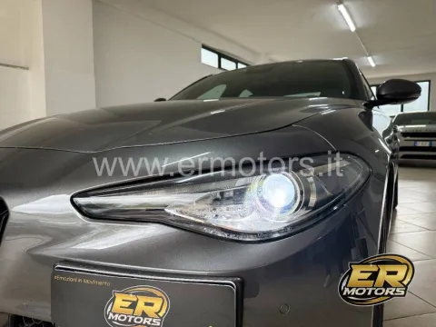 Alfa Romeo Giulia 2.2 t Veloce Q4 210 cv auto - Immagine 8
