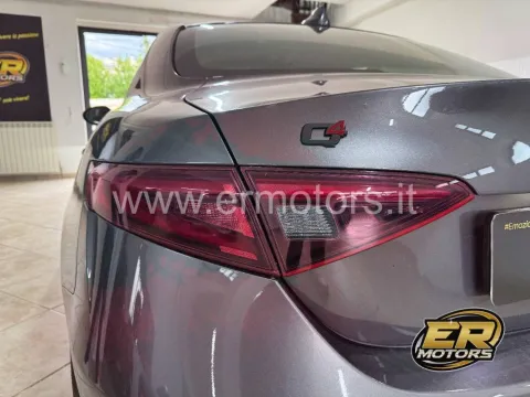 Alfa Romeo Giulia 2.2 t Veloce Q4 210 cv auto - Immagine 9
