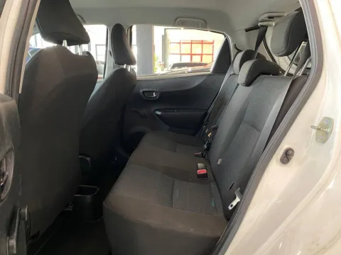 Toyota Yaris 5p 1.0 Lounge - Immagine 7