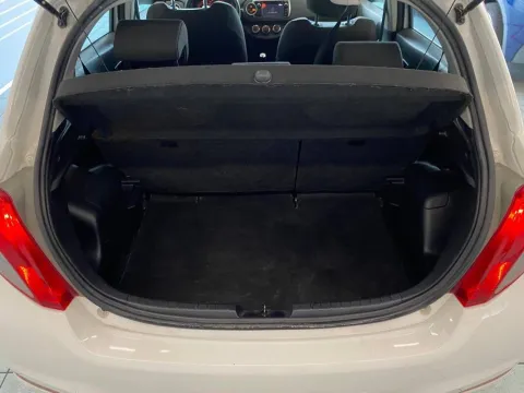 Toyota Yaris 5p 1.0 Lounge - Immagine 8