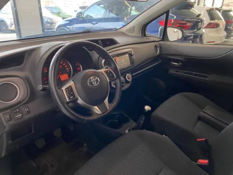 Toyota Yaris 5p 1.0 Lounge - Immagine 10
