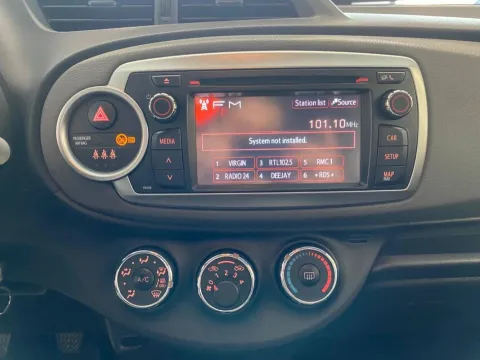 Toyota Yaris 5p 1.0 Lounge - Immagine 14