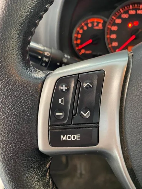 Toyota Yaris 5p 1.0 Lounge - Immagine 17