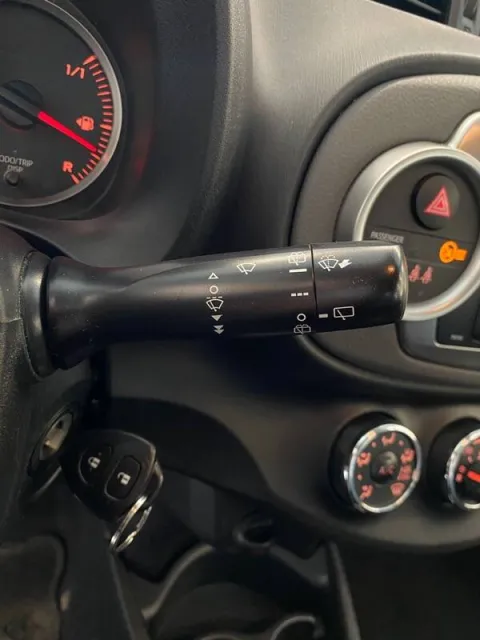 Toyota Yaris 5p 1.0 Lounge - Immagine 22